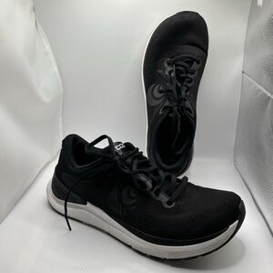 TOPO Athletic Ultrafly 4 Men's Size 10.5 Black/White Activewear Running Gym Run